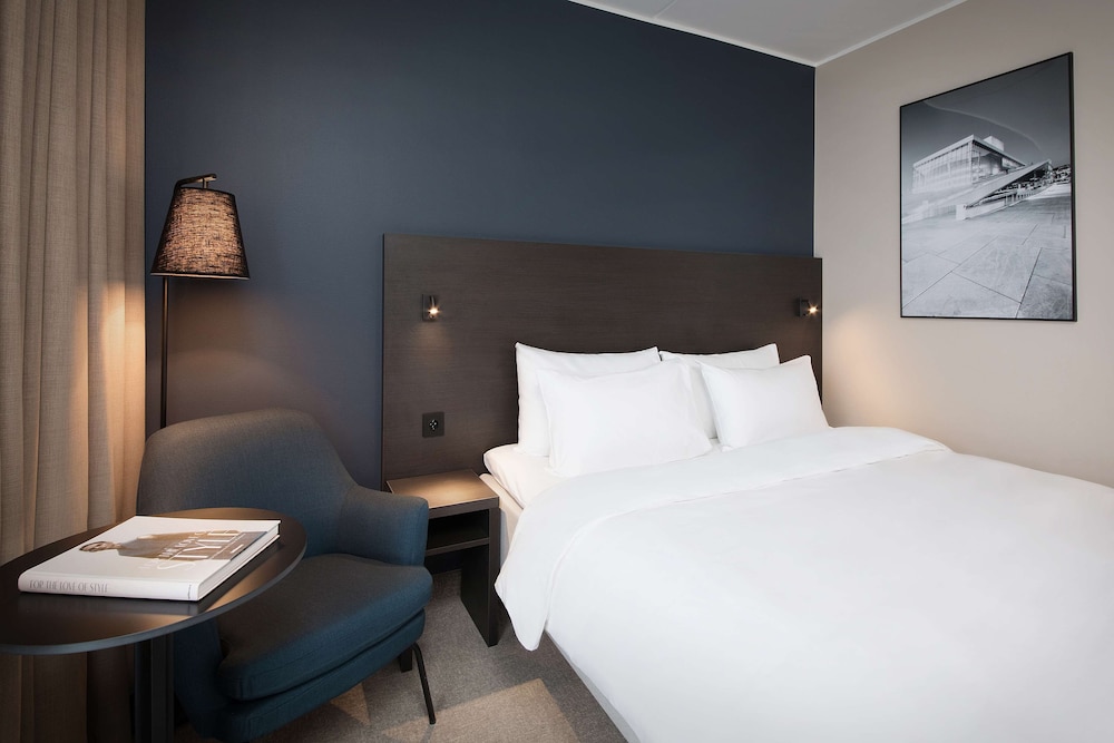 Park Inn By Radisson Oslo Airport Hotel West 12/75