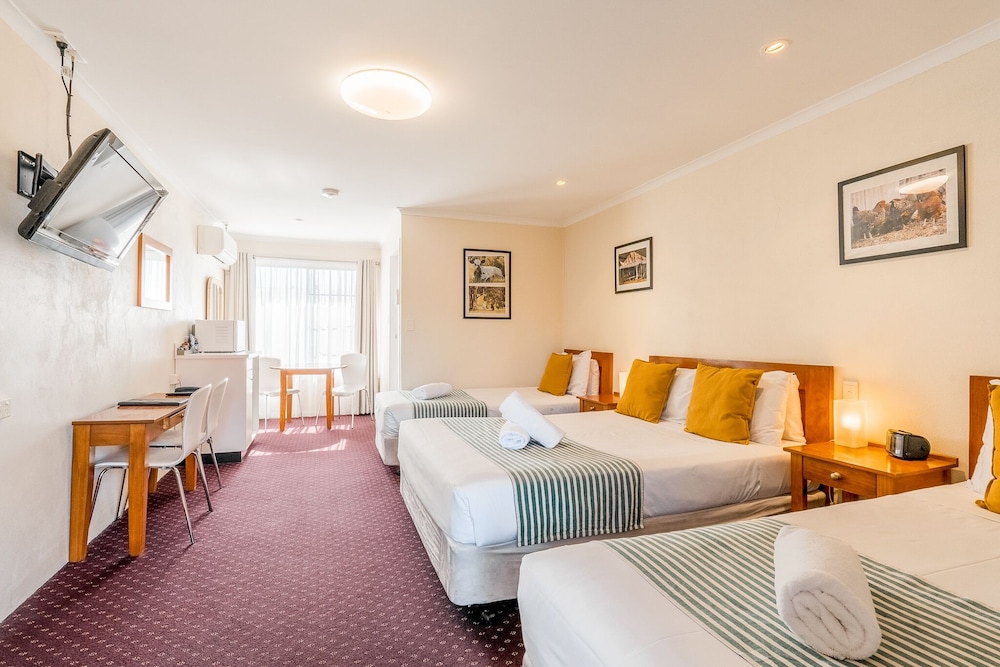 Medium, Family, Queen and Twin Beds
