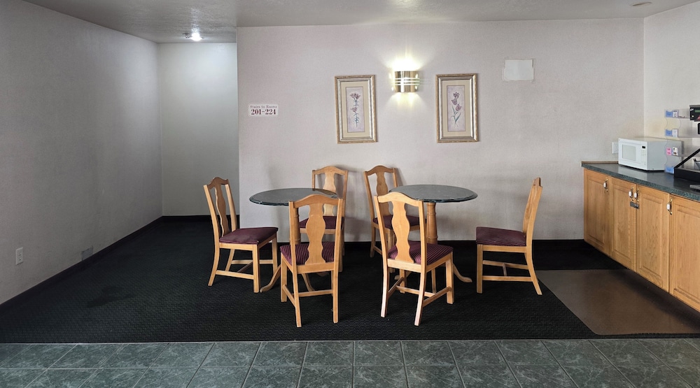 Economy Inn 56/60