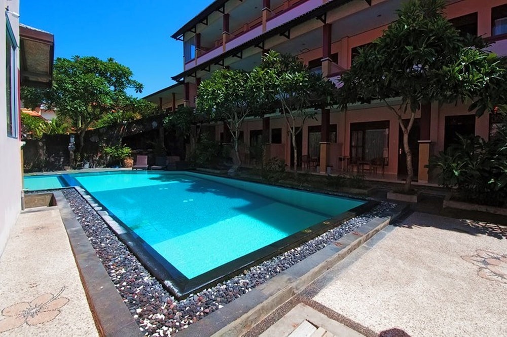 Pesona Beach Inn 6/45