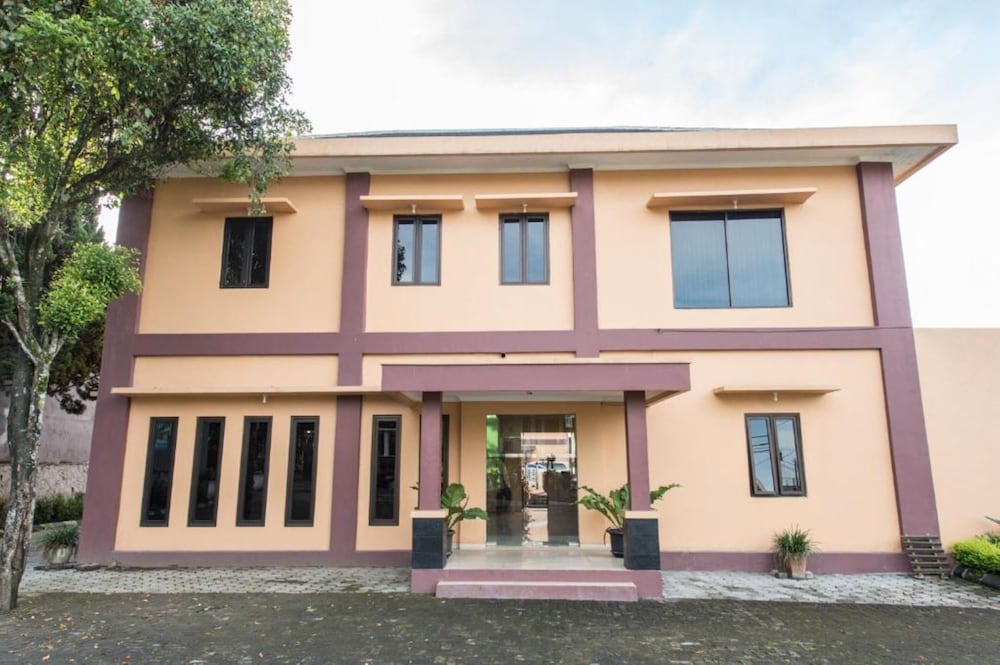 Hotel 68 Lembang 1/27