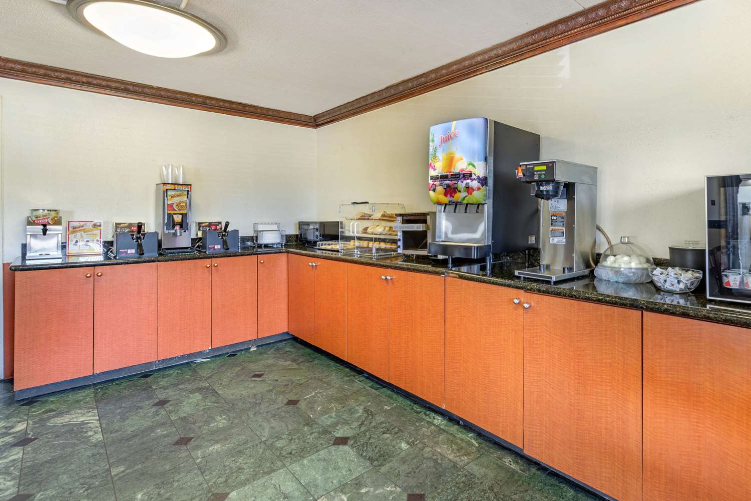 Econo Lodge Florence - Darlington 4/20