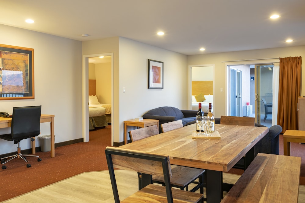 Coast Osoyoos Beach Hotel 34/50