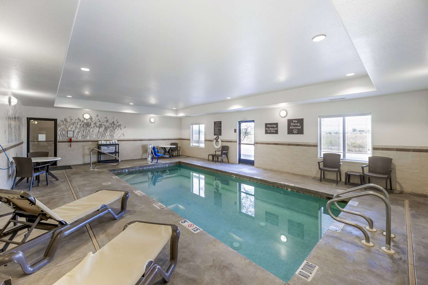 Sleep Inn & Suites Carlsbad Caverns Area 20/46