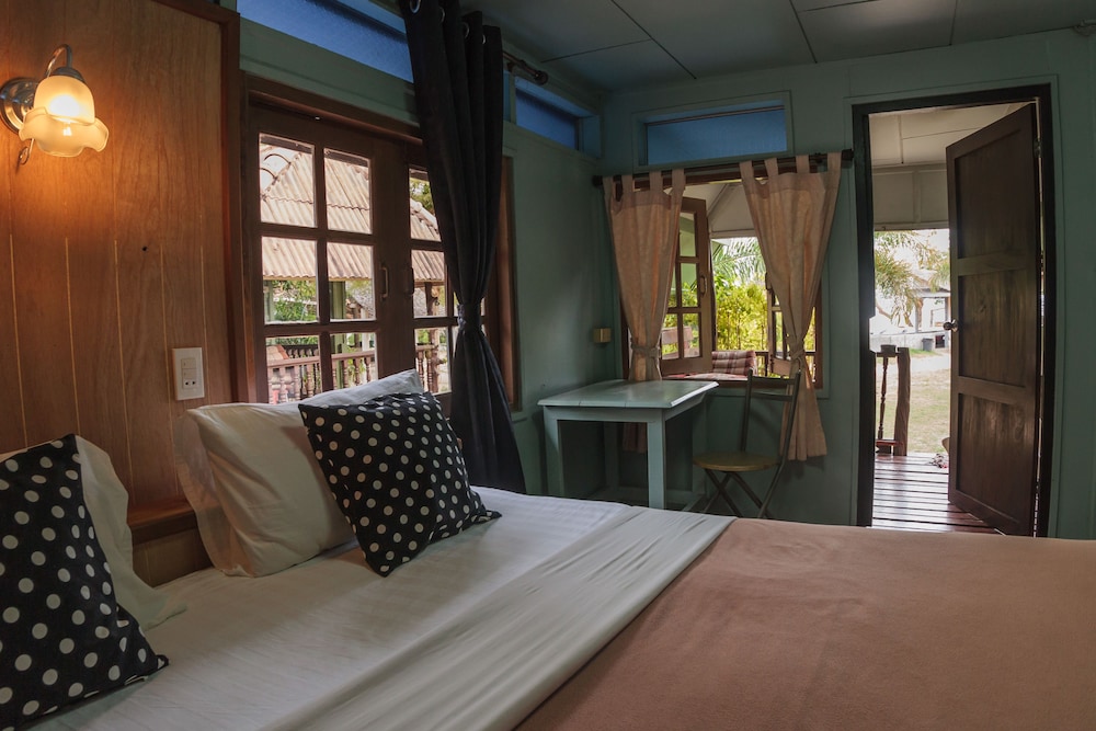 Sabaii Bay Resort 6/75