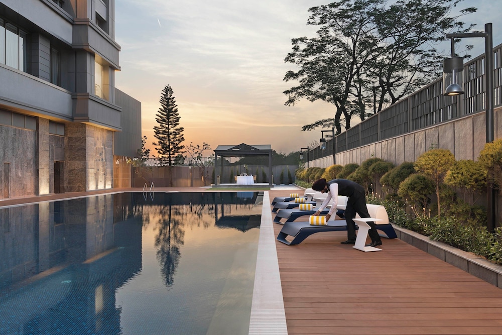HOLIDAY INN CHANDIGARH PANCHKULA 60/63