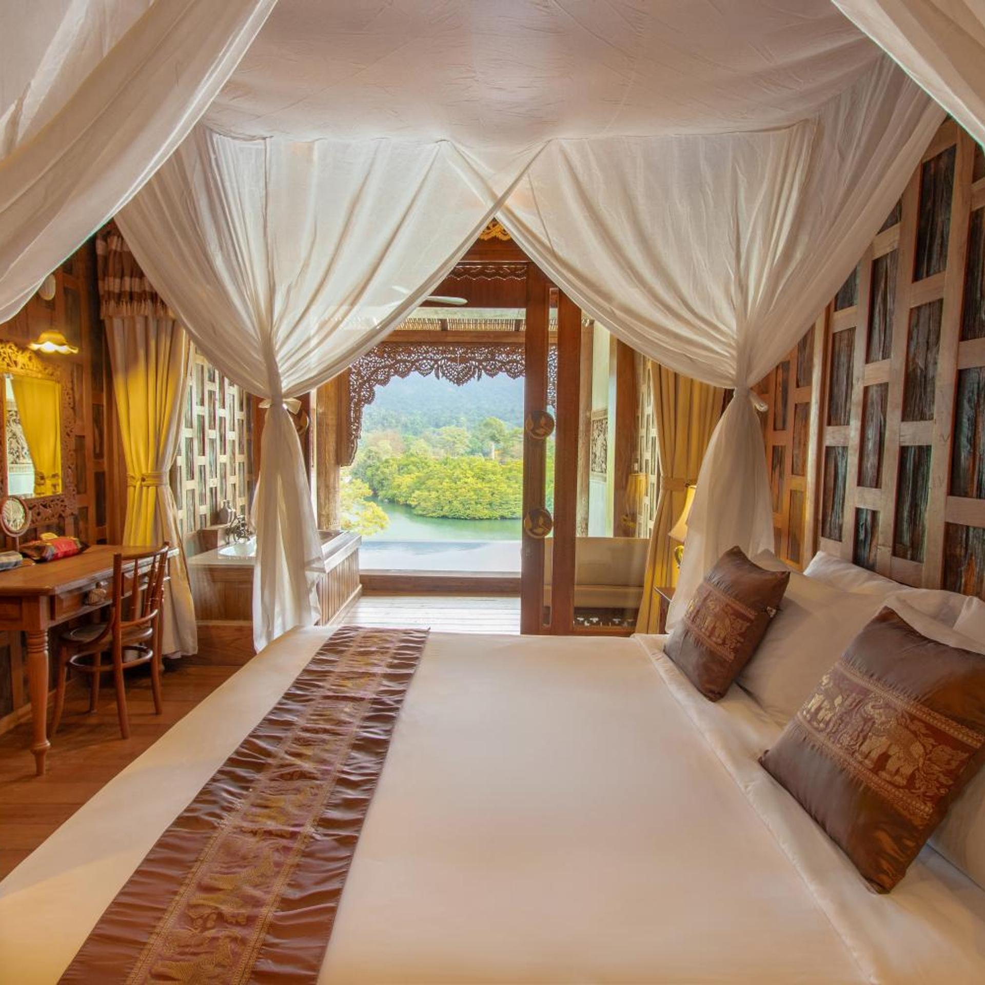Suite, River View