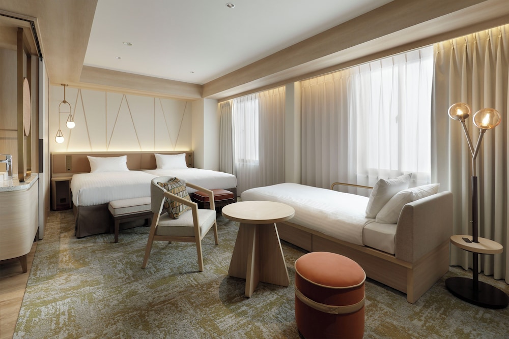 EXECUTIVE, TWIN BEDS, SOFA
