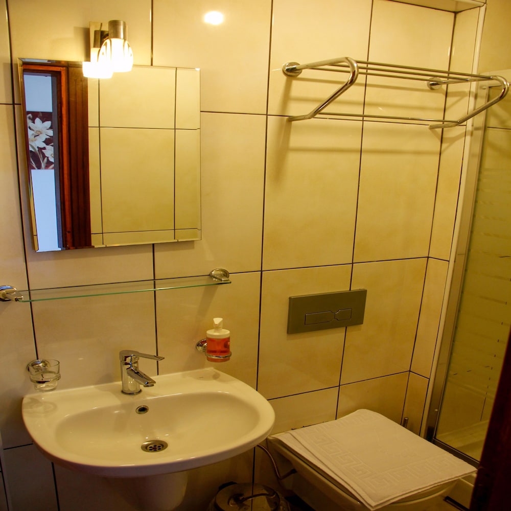 Limon Otel 34/36