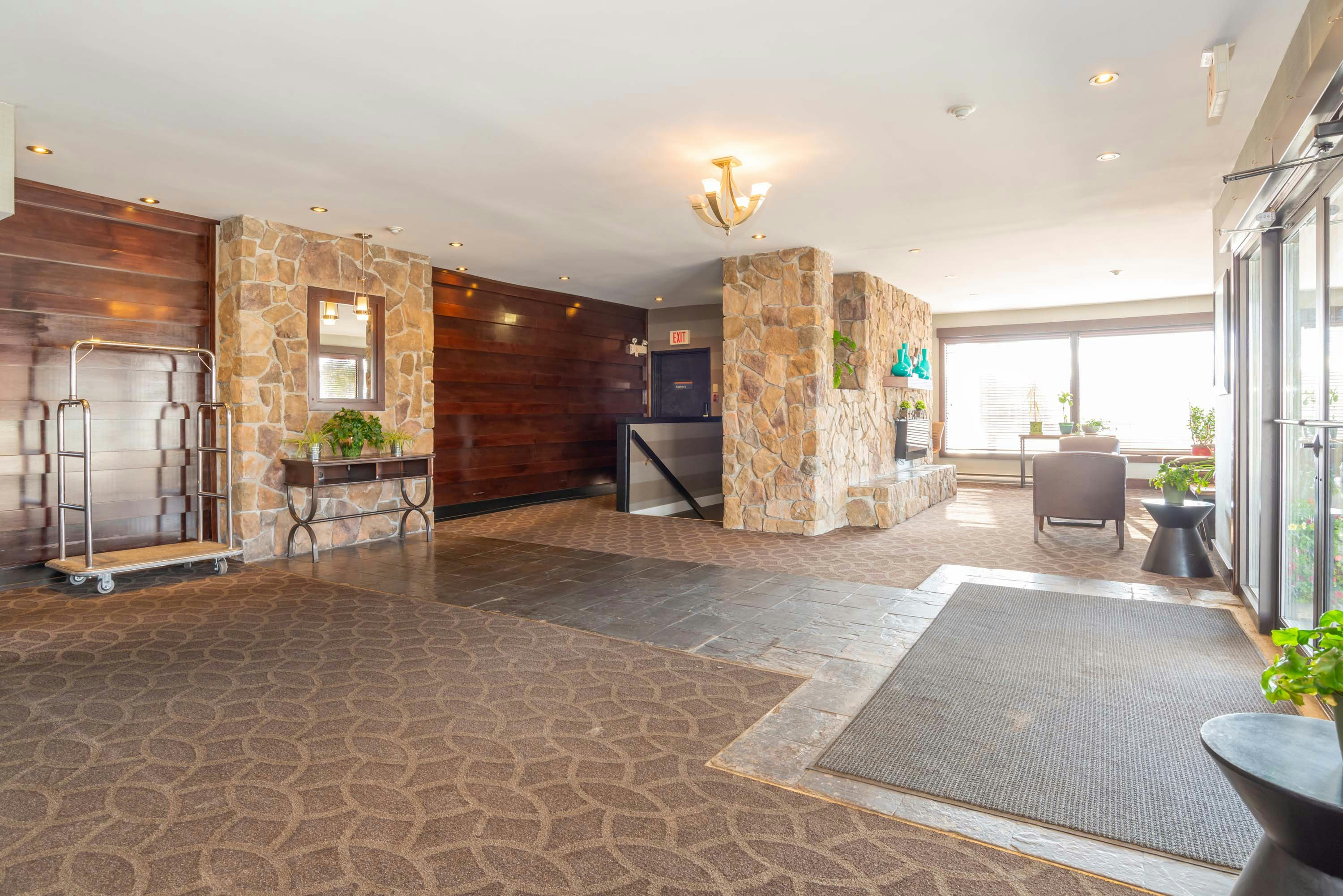 Sandman Hotel Cranbrook 46/47