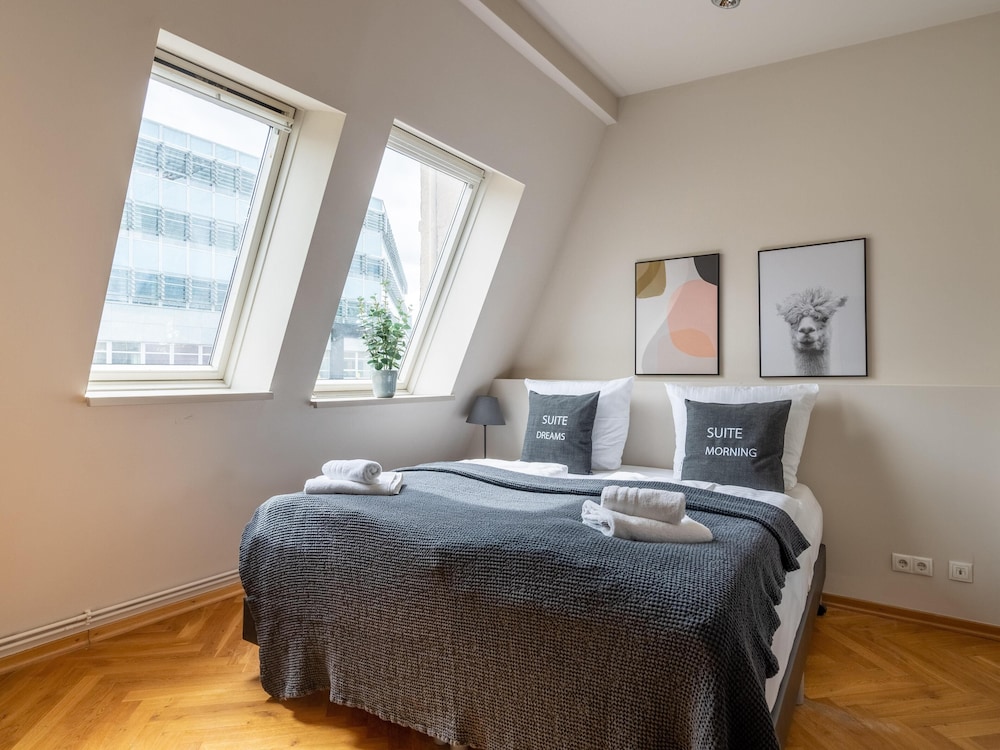 Schoenhouse Apartments 20/50