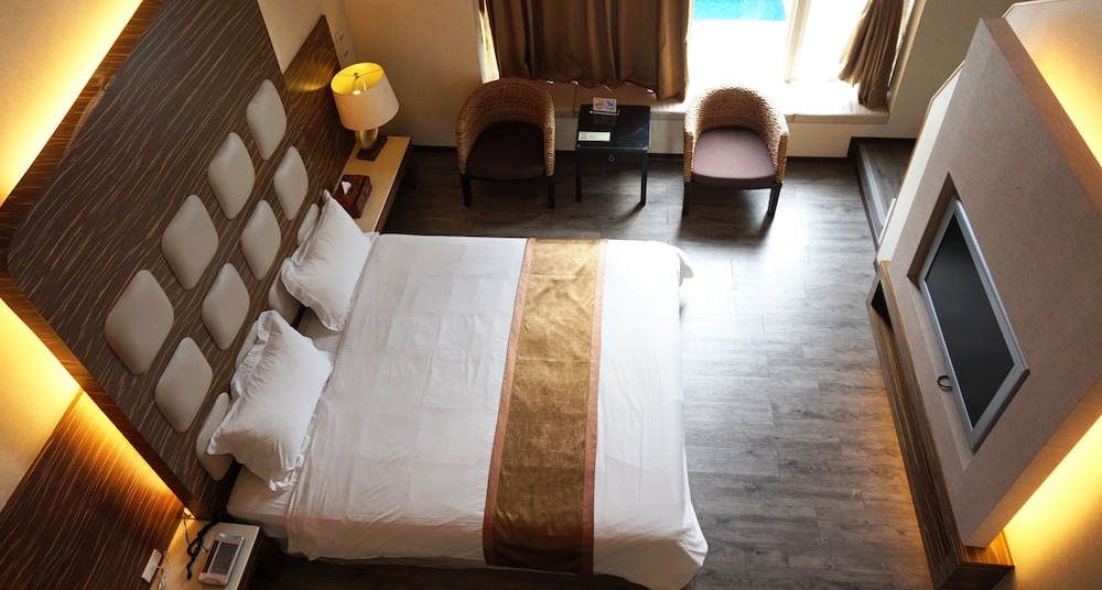 River Forest Resort Hotel 31/76