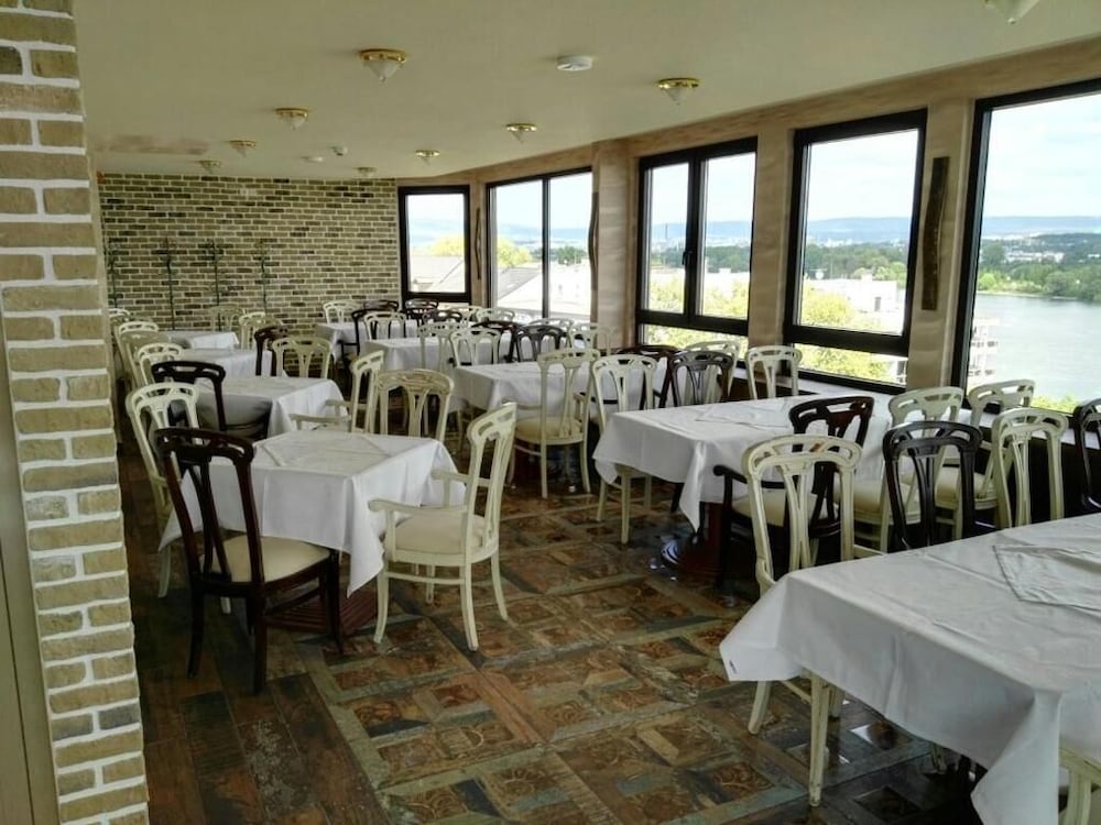 Mainzer Hof 55/65