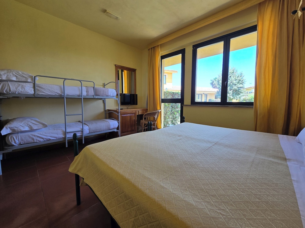 Marina Del Marchese Beach Resort 29/62