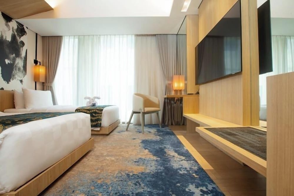 DELUXE, TWIN BEDS