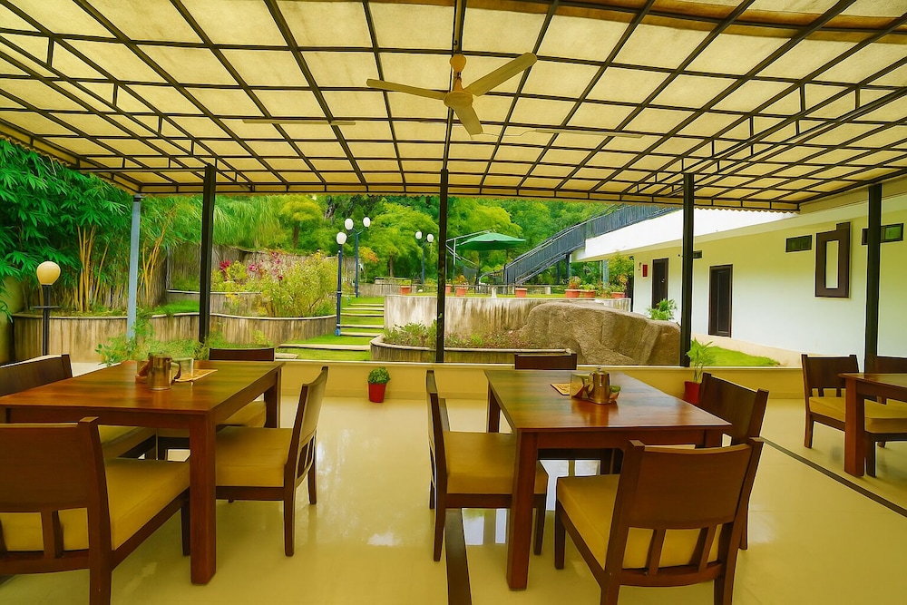 Hotel Shiv Villa 24/45