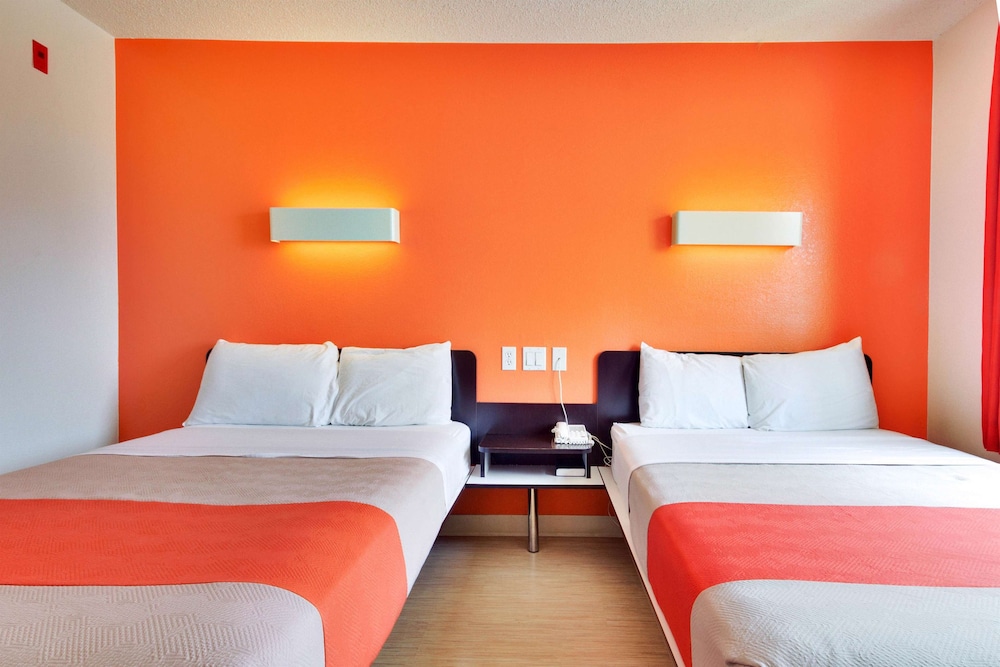 Motel6 Lewisville, TX - Dallas 29/48