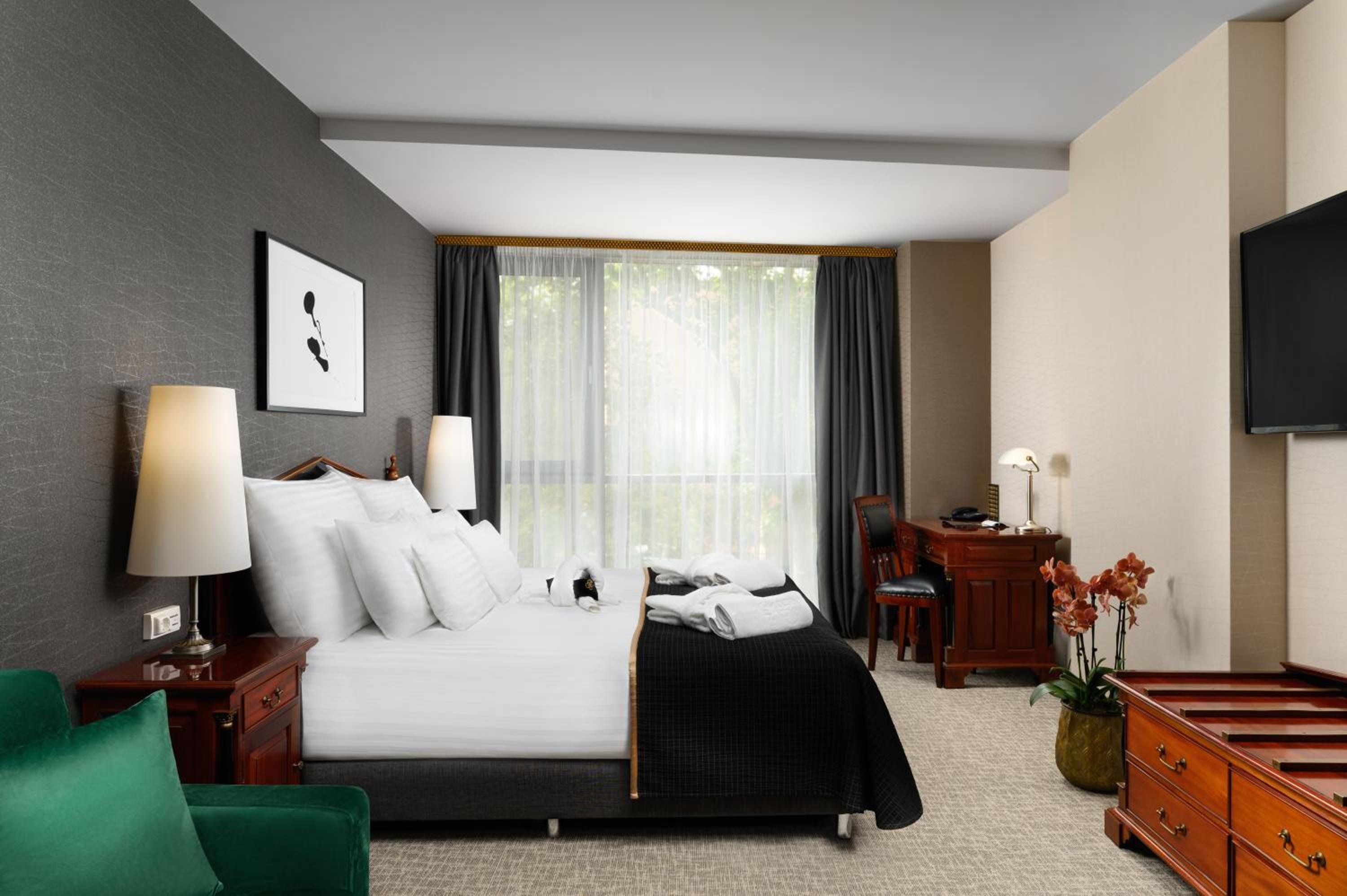 Plus, Superior, Double Bed, Sofa