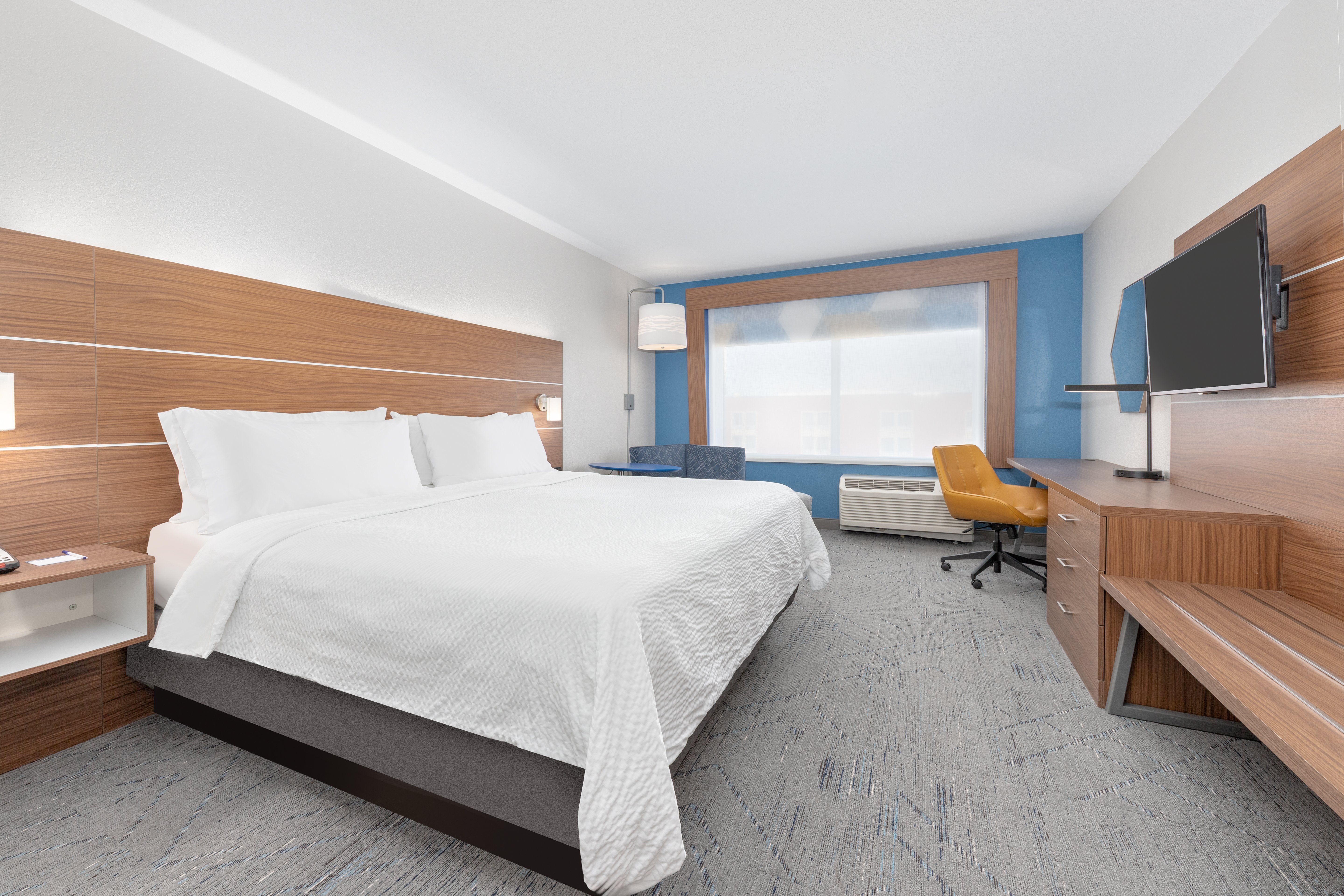 HOLIDAY INN EXPRESS & SUITES MOORE 36/75