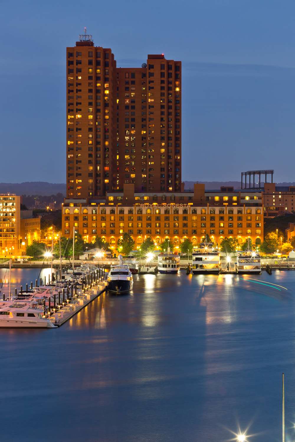 Royal Sonesta Harbor Court Baltimore 4/45
