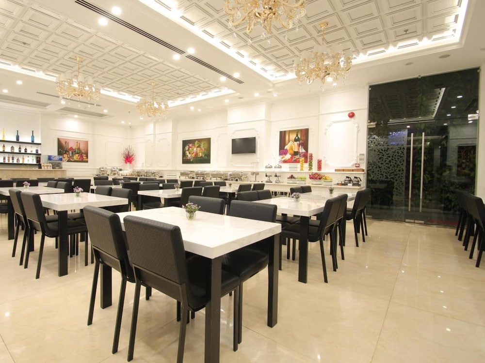 Acnos Grand Hotel 27/33
