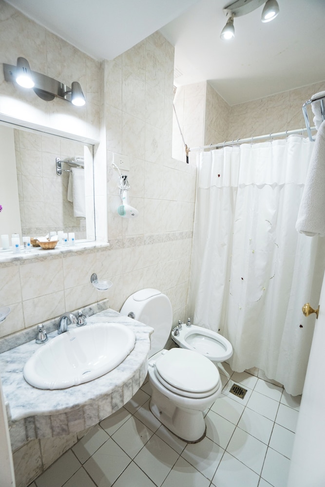 Hotel Colonial Salta 46/50