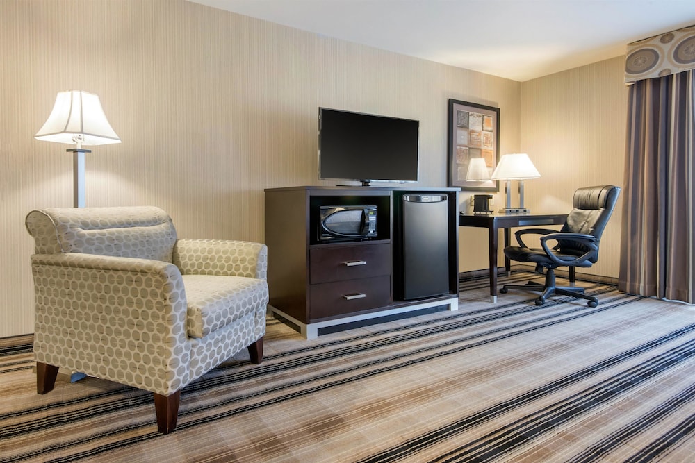 Hampton Inn Meadville 28/45