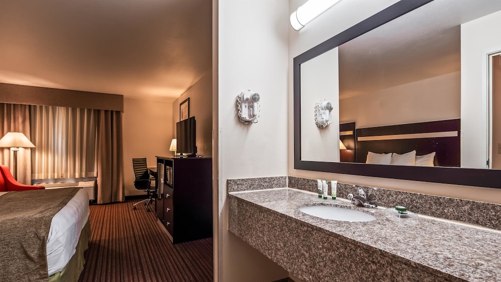 Best Western Parsons Inn 9/33
