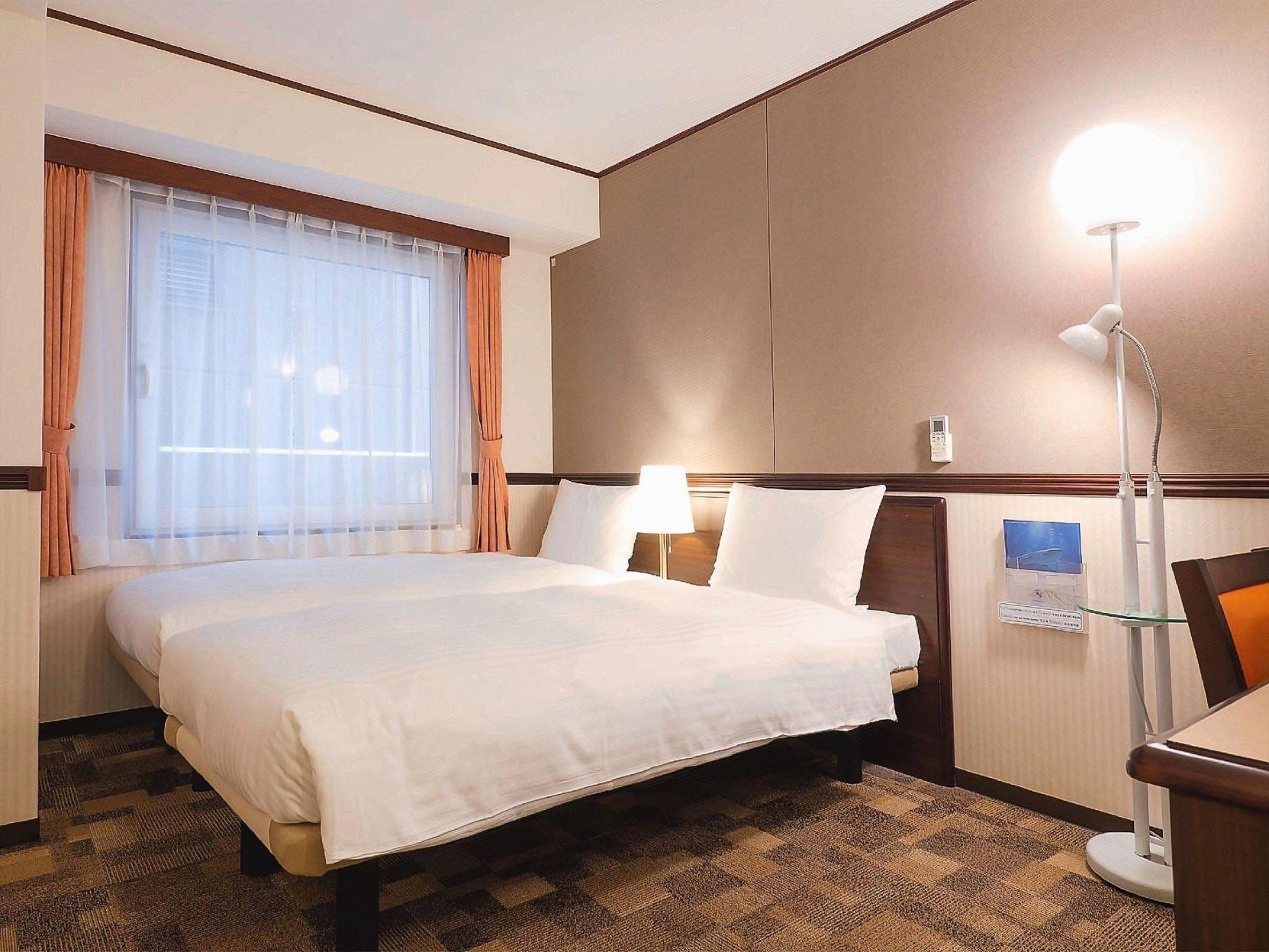 Room, Twin Beds