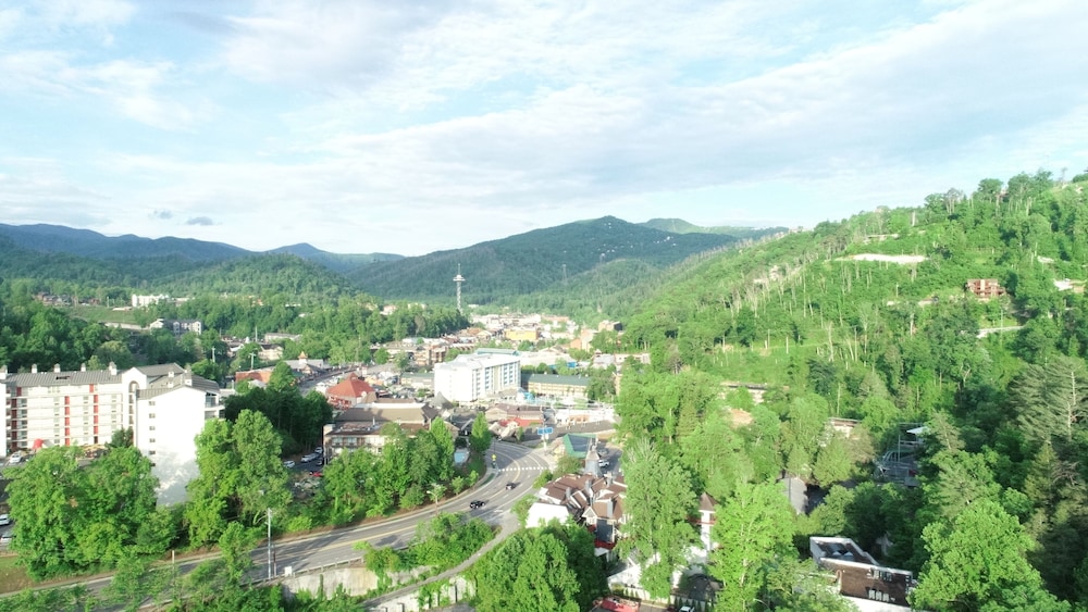 Bear Creek Inn Gatlinburg 30/41