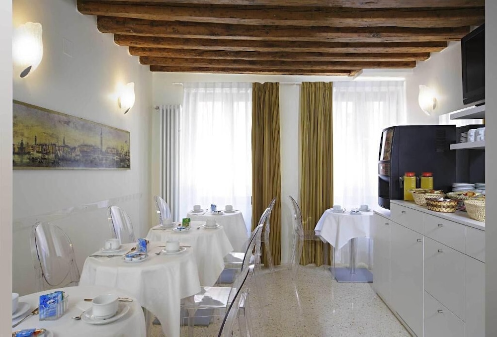 Hotel Adriatico 48/54