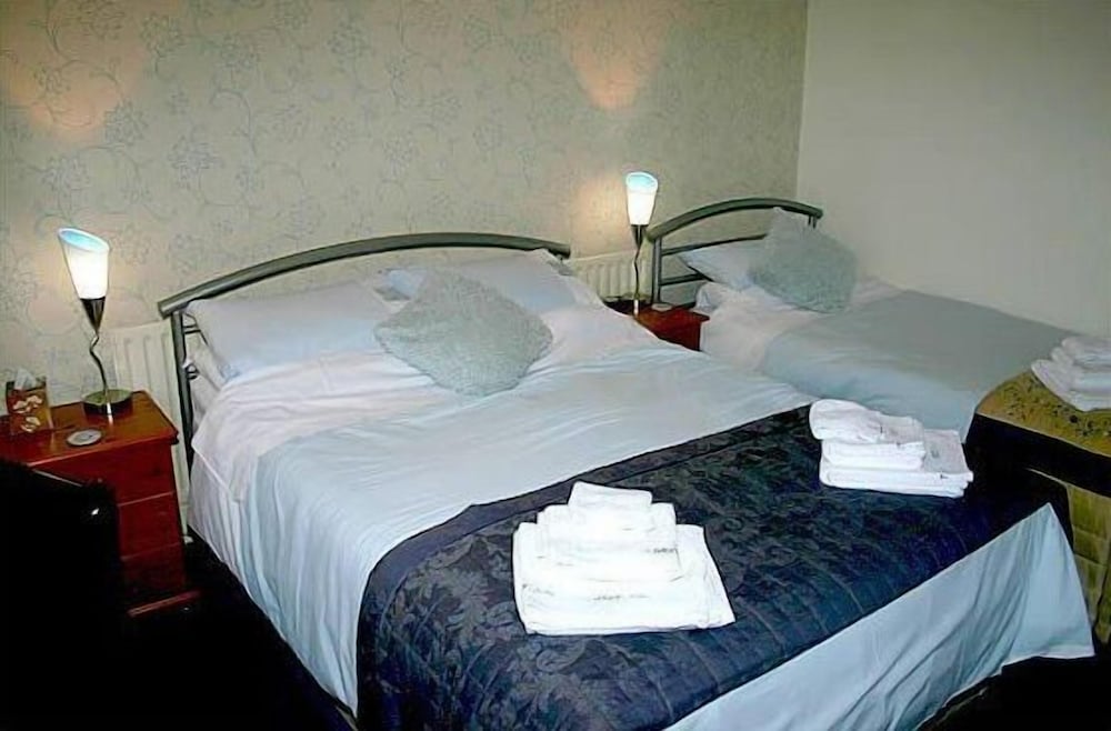 Lyndsay Guest House 16/50