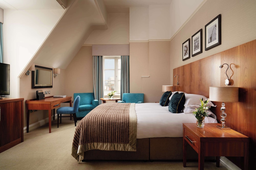 EXECUTIVE, DOUBLE BED
