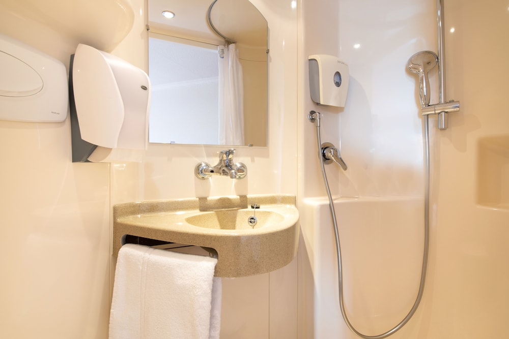 B&B Hotel Cholet Nord 64/64