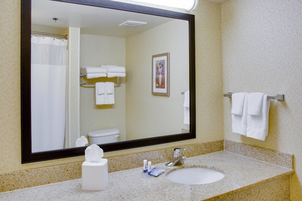 Fairfield Inn & Suites South Hill I-85 16/49