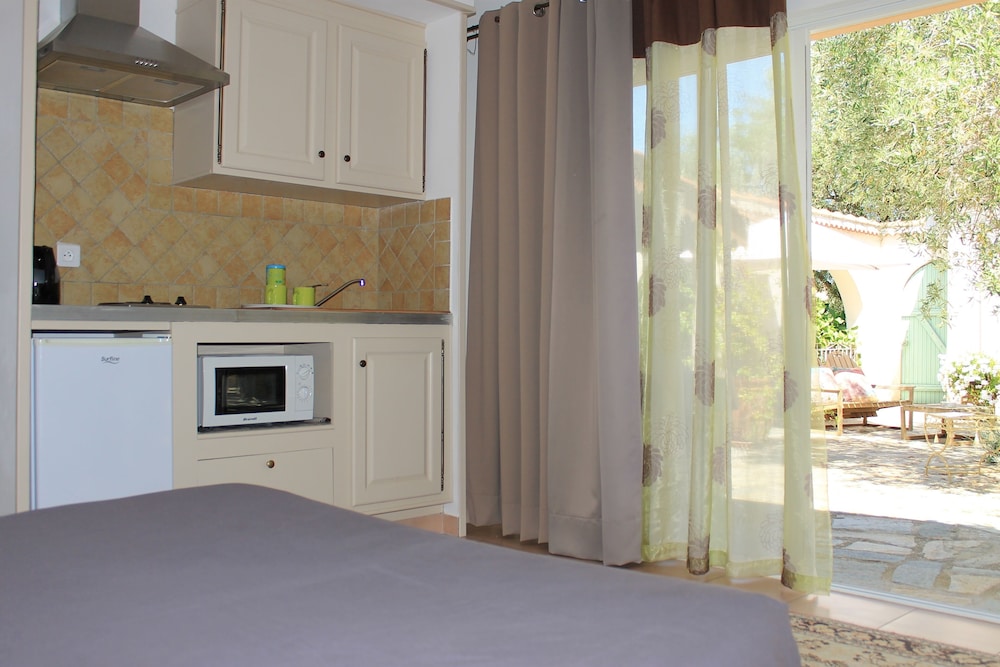 Chambres Dhotes Le Clos Des Oliviers 16/50