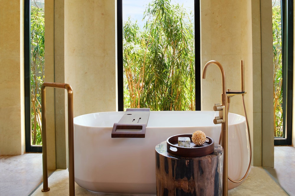 TA’AKTANA a Luxury Collection Resort & Spa, Labuan Bajo 4/50