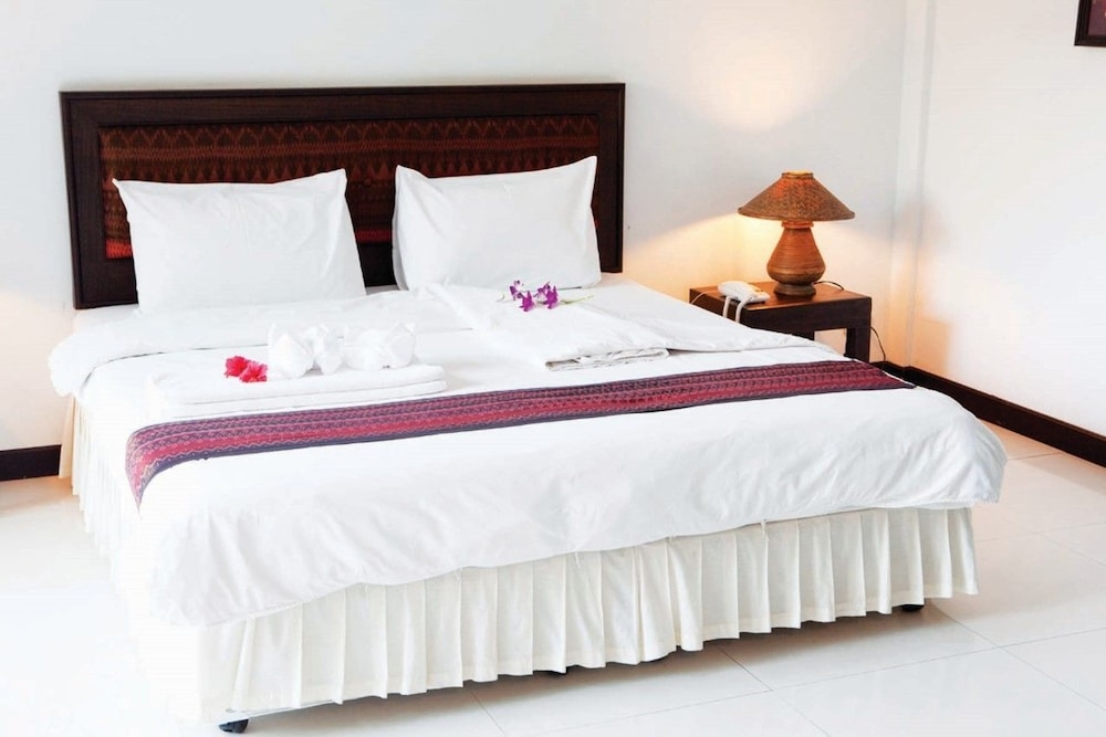 Nakhaburi Hotel & Resort 24/30
