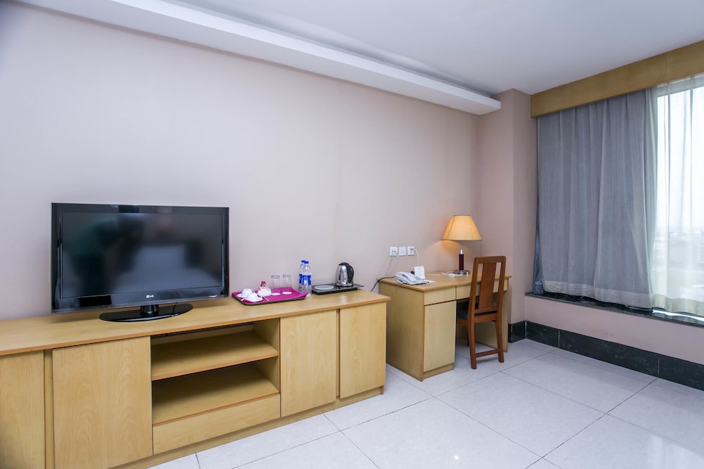 Lagos Oriental Hotel 65/74