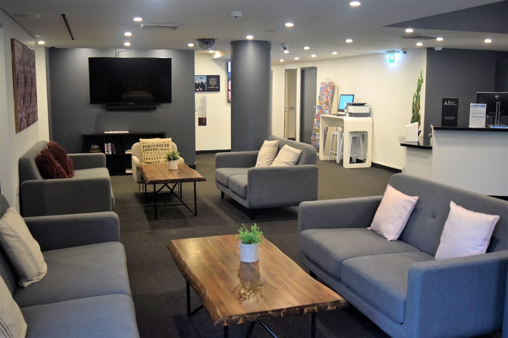 IBIS SYDNEY THORNLEIGH 39/62