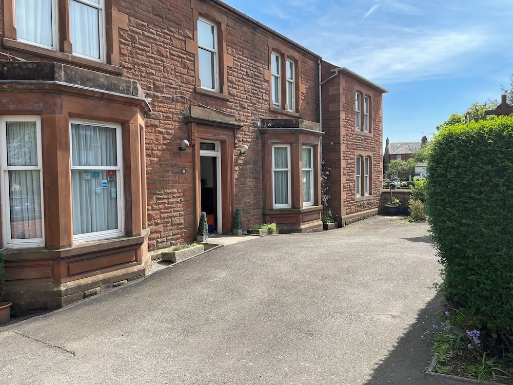 Hamilton House 42/43