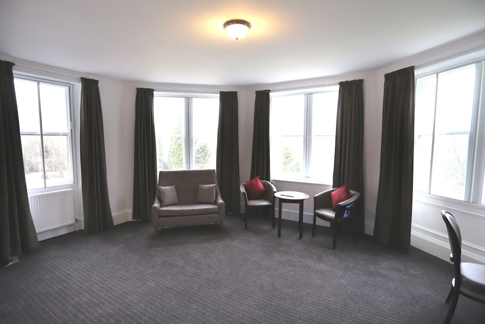 BEN WYVIS HOTEL 42/58