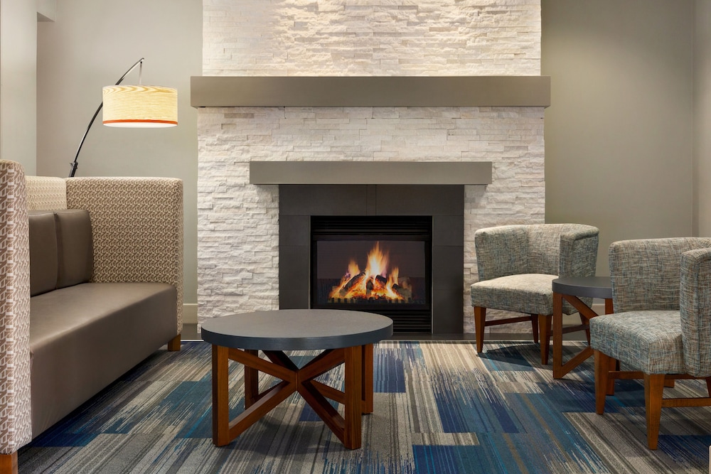 Holiday Inn Express Suites Philadelphia Mt Laurel 39/54
