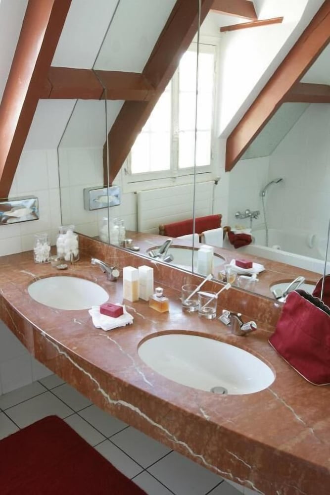 HOTEL AR MILIN 48/49