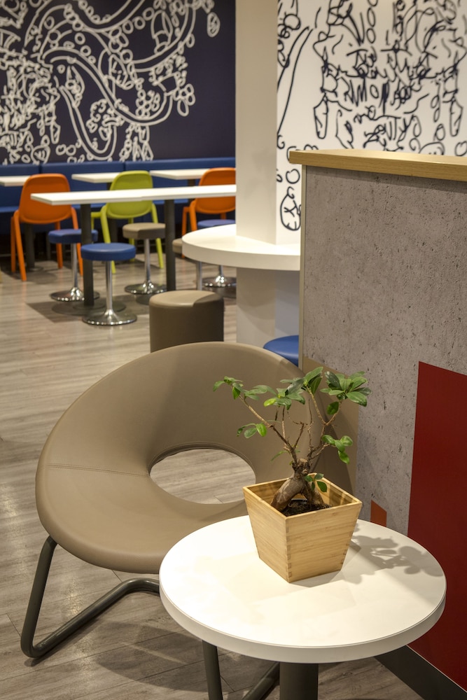 Ibis Budget Marseille Timone 47/70