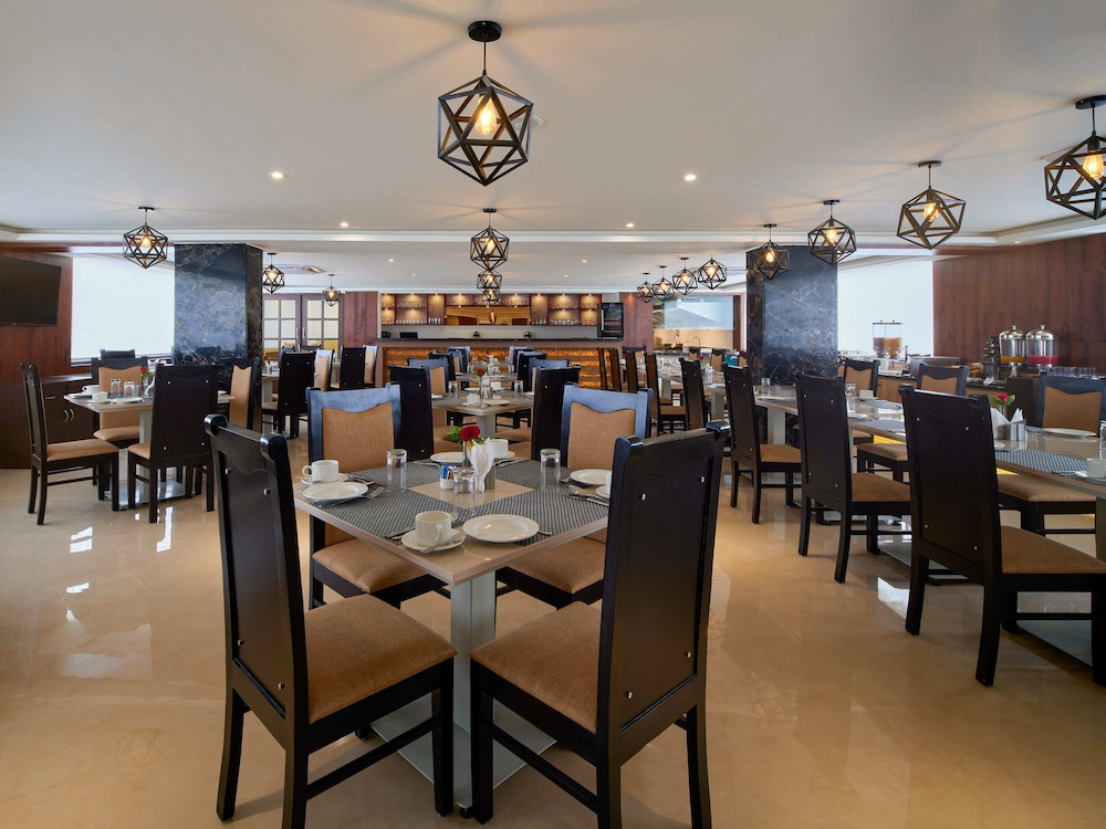 Essentia Premier Hotel Chennai 23/32