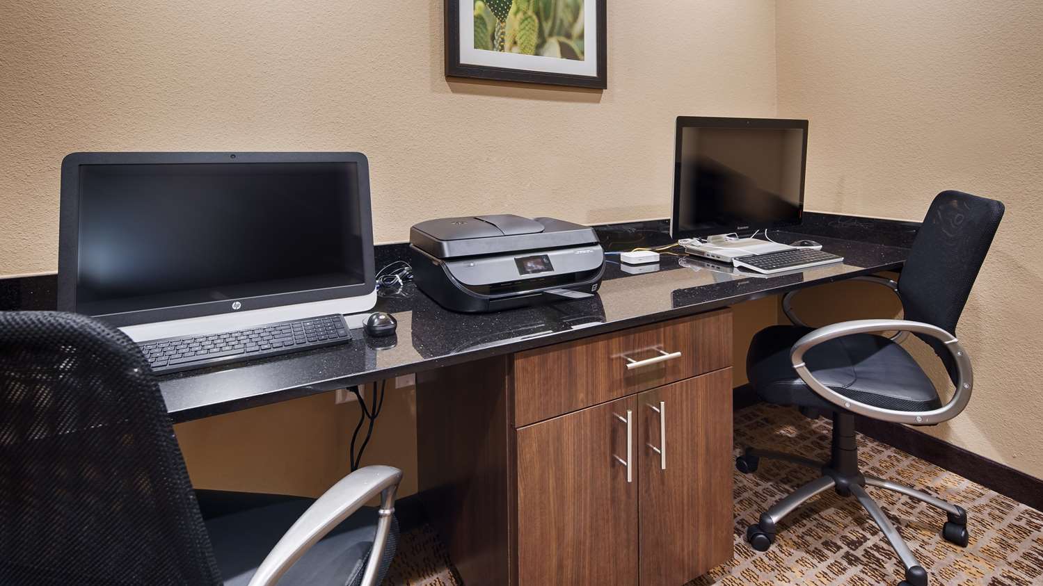 Best Western Plus Elmendorf Hotel 26/31