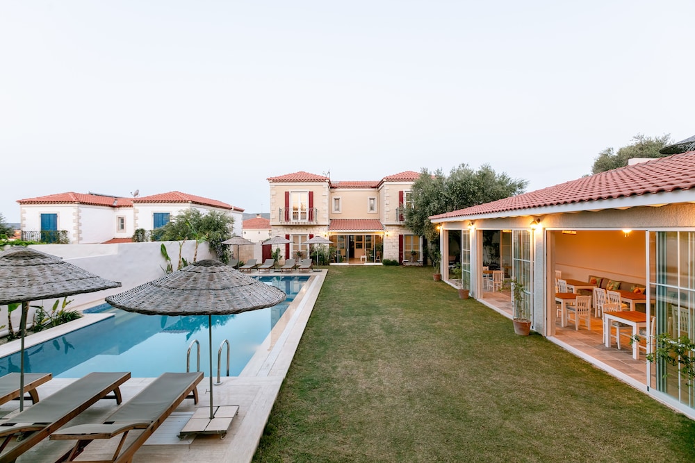 Fora Konak Alacati 44/50