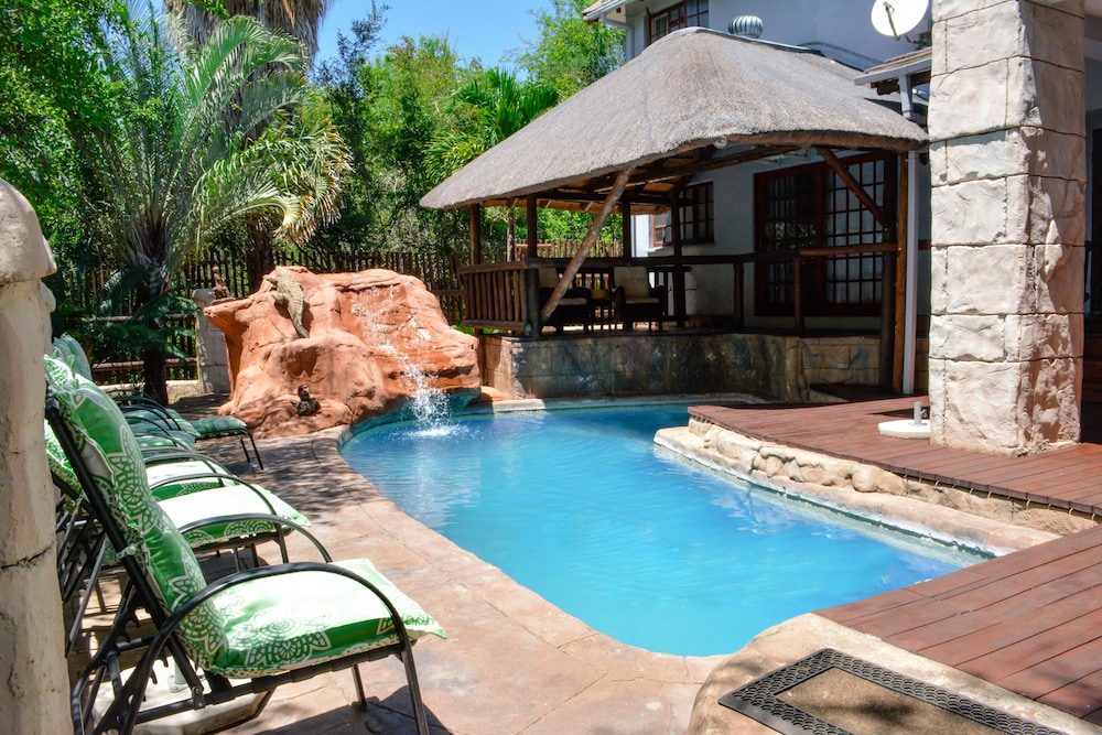 Beyond The Boma Boutique Guest 40/50