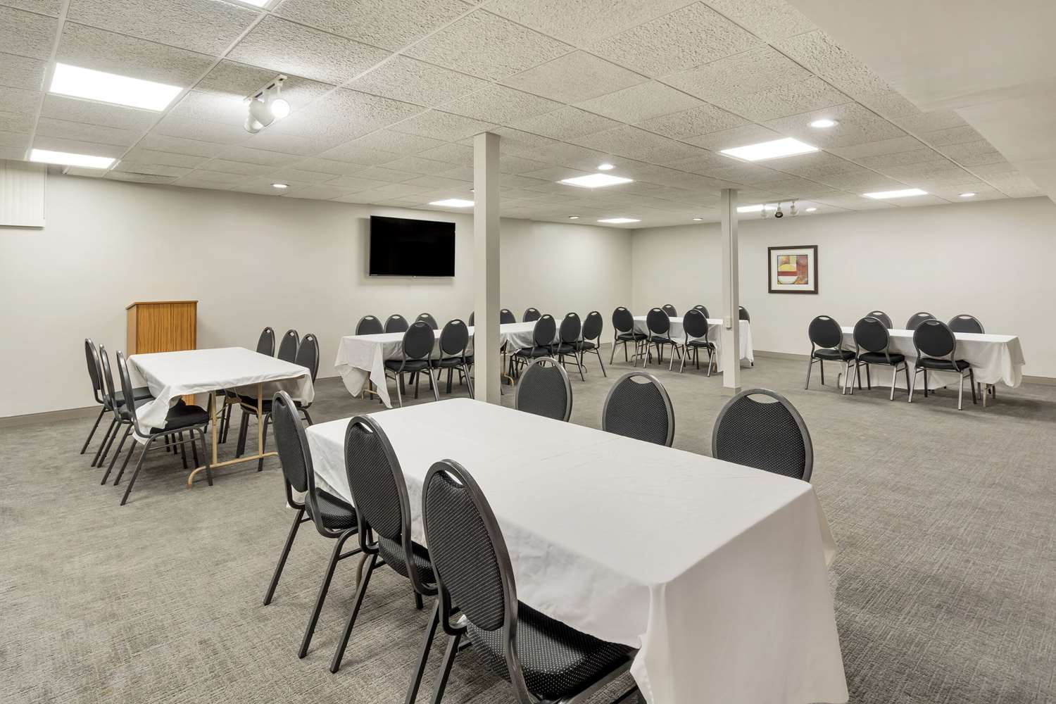 Comfort Inn & Suites Mundelein-Vernon Hills 11/19
